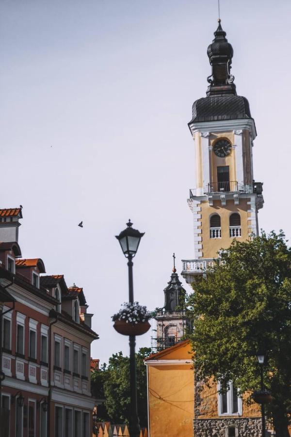 Old Town Apartment *
