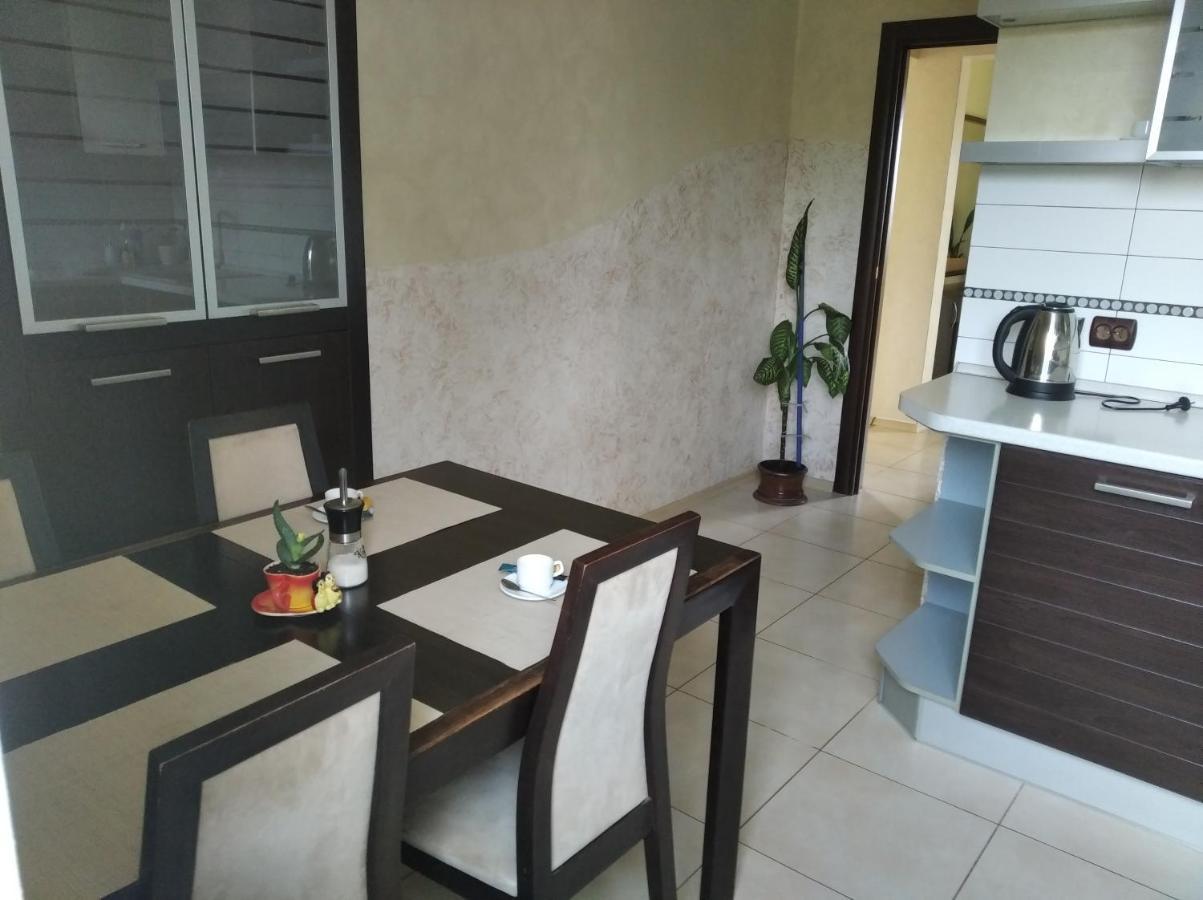 Old Town Apartment *